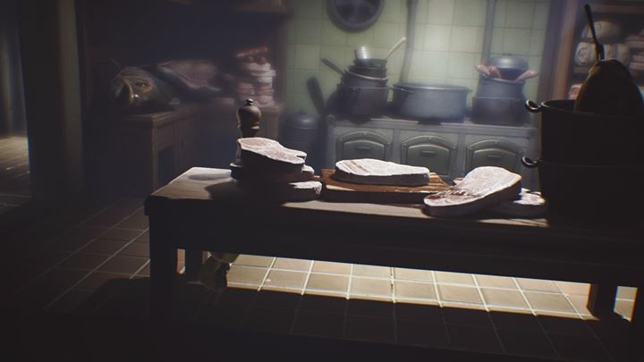 Having acquired the key, head right untill you reach a padlock. - Little Nightmares: Key from the bedroom, visit in the cold store - walkthrough - The Kitchen - Little Nightmares Game Guide