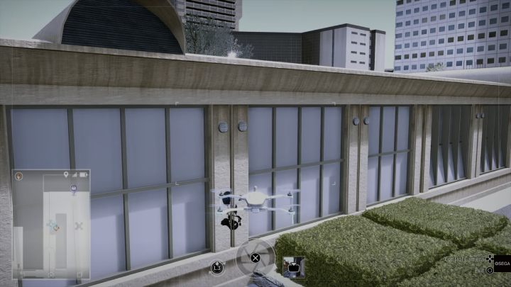 Fly the drone up to the roof of the building and pick up a bottle of Hug Bomb Beta - Lost Judgment: Squirrel search Hamakita Park - all squirrels, map - Ijincho - Lost Judgment Guide