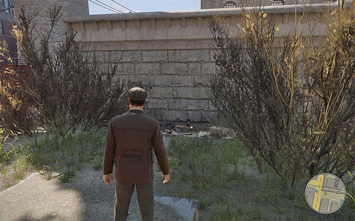 Explore the area east of the main buildings of the old prison to find the fence shown in screenshot 1 - Tommy can climb it - Mafia Definitive Edition: Monthly Gangsters Comics - list and locations - Secrets and finders - Mafia Definitive Edition Guide, Walkthrough