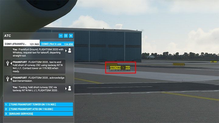 A diagonal arrow sometimes means that you have to make the first turn one way and the second one the other way - Microsoft Flight Simulator: Taxi to the runway - Advanced Flying - Microsoft Flight Simulator 2020 Guide