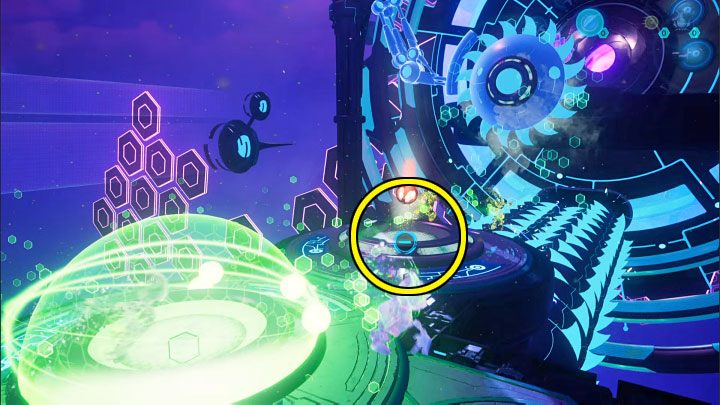 Return to the left path, pull the lift sphere towards you and place it in the slot in the image above - Ratchet & Clank Rift Apart: Clank, Blizar Prime - puzzle guide, list - The riddles of Clank and Kit - Ratchet & Clank Rift Apart Guide