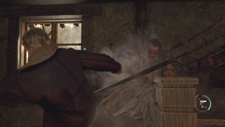 When the Chainsaw Man gets stunned, you can kick him and attack with the knife (after the R2/RT icon appears) - Resident Evil 4 Remake: How to survive the Village battle? - Combat - Resident Evil 4 Remake Guide