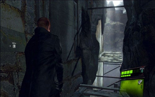 A moment later she will throw you a bar - Chapter 1 - The Mountain Path | Jakes campaign - Jakes campaign - Resident Evil 6 Game Guide