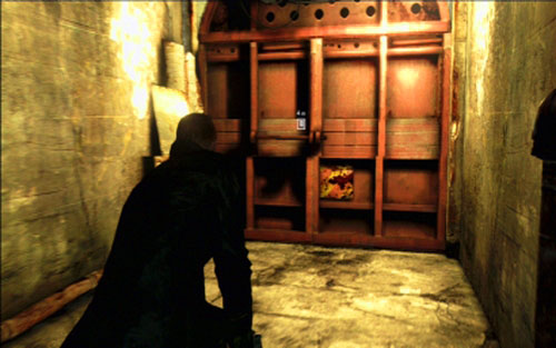 Instead keep running to the left and together with your companion open the large red gate - Chapter 1 - The Mountain Path | Jakes campaign - Jakes campaign - Resident Evil 6 Game Guide