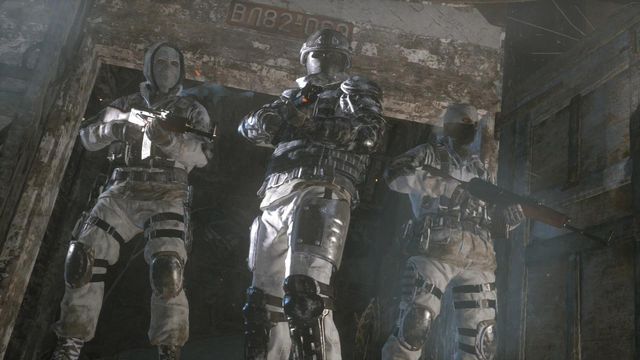 Towards the end of the fight, there appears an armored enemy on the battlefield - Rise of the Tomb Raider: Fight through the Trinity base, walkthrough - Get Out of Dodge - Rise of the Tomb Raider Guide