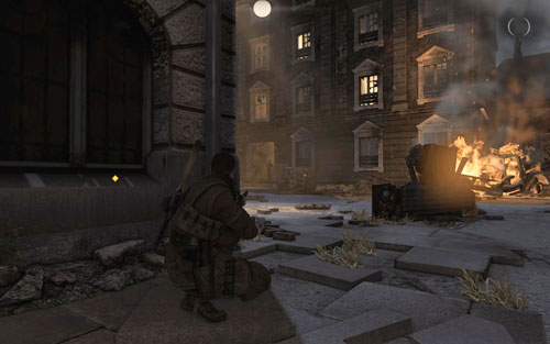 Approach the corner of the building - you should note a soldier coming out of the other one - Mission 5 - St. Olibartus Church - p. 1 - Walkthrough - Sniper Elite V2 Game Guide & Walkthrough