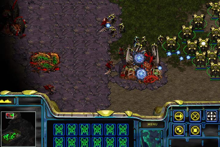 The Zerg base can be attacked from the eastern side. The enemy defenses there are thin. First, eliminate the enemy workers and take out the Hatchery. - Mission 1 - First Strike | Protoss | Campaign Walkthrough - Protoss - StarCraft: Remastered Game Guide