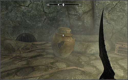 You can now leave the inn (close the door behind you, so no one can see the Amaunds corpse) and open the world map - Hail Sithis! - p. 2 - The Dark Brotherhood quests - The Elder Scrolls V: Skyrim Game Guide