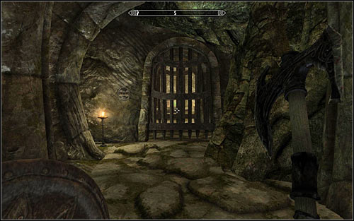 After reaching the new room, you will be attacked by ordinary Draugrs - Heading to the temple of Ustengrav | The Horn of Jurgen Windcaller - The Horn of Jurgen Windcaller - The Elder Scrolls V: Skyrim Game Guide