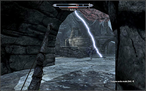 If you want to make the battle any easier, consider hiding behind the columns - Going through the portal | The World-Eaters Eyrie - The World-Eaters Eyrie - The Elder Scrolls V: Skyrim Game Guide