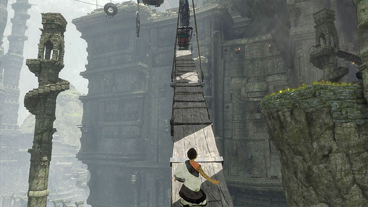 Wait for the platform to swing as much as possible - High-altitude climb | Walkthrough - Walkthrough - The Last Guardian Game Guide