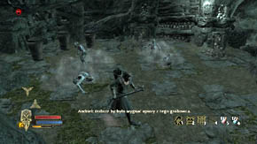 Behind the wall you will find several urns and a chest you can search - The Barrow-downs - p. 1 - Chapter 2 - The Lord of the Rings: War in the North - Game Guide and Walkthrough