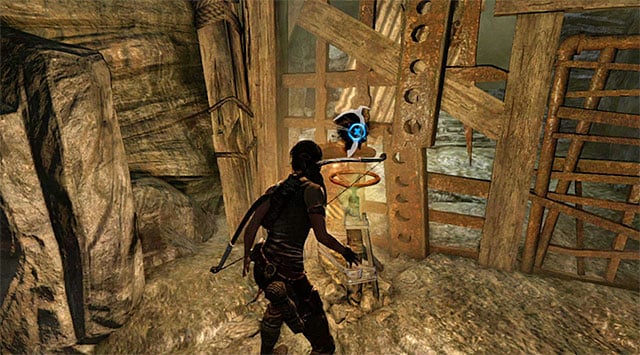 Its a good idea to take a moment and search this section of the caves; the sideway passages will lead you to many collectibles - Rescue the Captured Endurance Crew | 16: No One Left Behind Walkthrough - 16: No One Left Behind | Walkthrough - Tomb Raider Game Guide