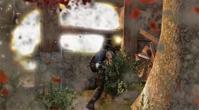 Make your way towards the middle wall, but dont stop on the way - Fight Your Way Out of the Palace | 17: Into the Fire Walkthrough - 17: Into the Fire | Walkthrough - Tomb Raider Game Guide