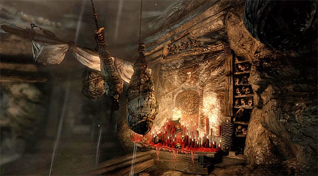 The game opens with a scene that gives you very limited movement options - Keep Moving Forward to Survive | 1: Survive Walkthrough - 1: Survive | Walkthrough - Tomb Raider Game Guide