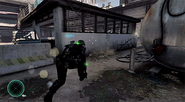 The second variant assumes that you walk along the right side of the yard - Make it inside the police station - Mission 1 - Safehouse - Tom Clancys Splinter Cell: Blacklist - Game Guide and Walkthrough