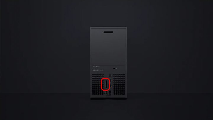 The screenshot above shows a dedicated slot for an additional SSD drive, which can extend the default amount of memory in Xbox Series X - Xbox X: Specification, appearance - Basics - Xbox Series X Guide